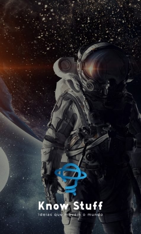 Astronauta em frente a planetas com logo da Know Stuff na frente